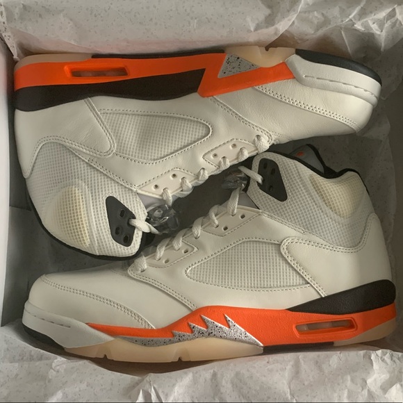 💧🔥Authentic Jordan shattered backboard💧🔥 - Picture 1 of 4